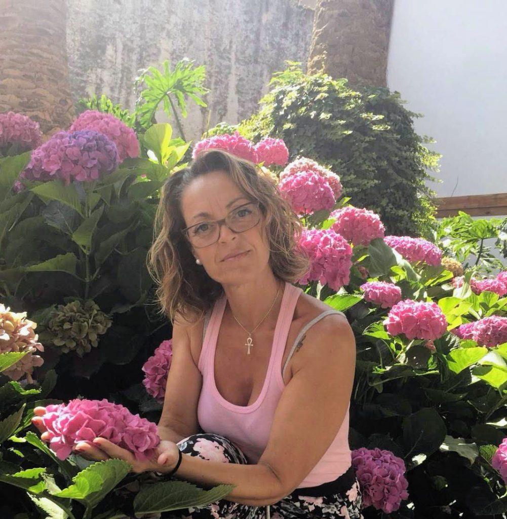 NURIA FERRE - SOBRE MÍ - image message